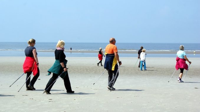 Aktivurlaub für Einsteiger: Mit Nordic Walking die schönsten Regionen erkunden