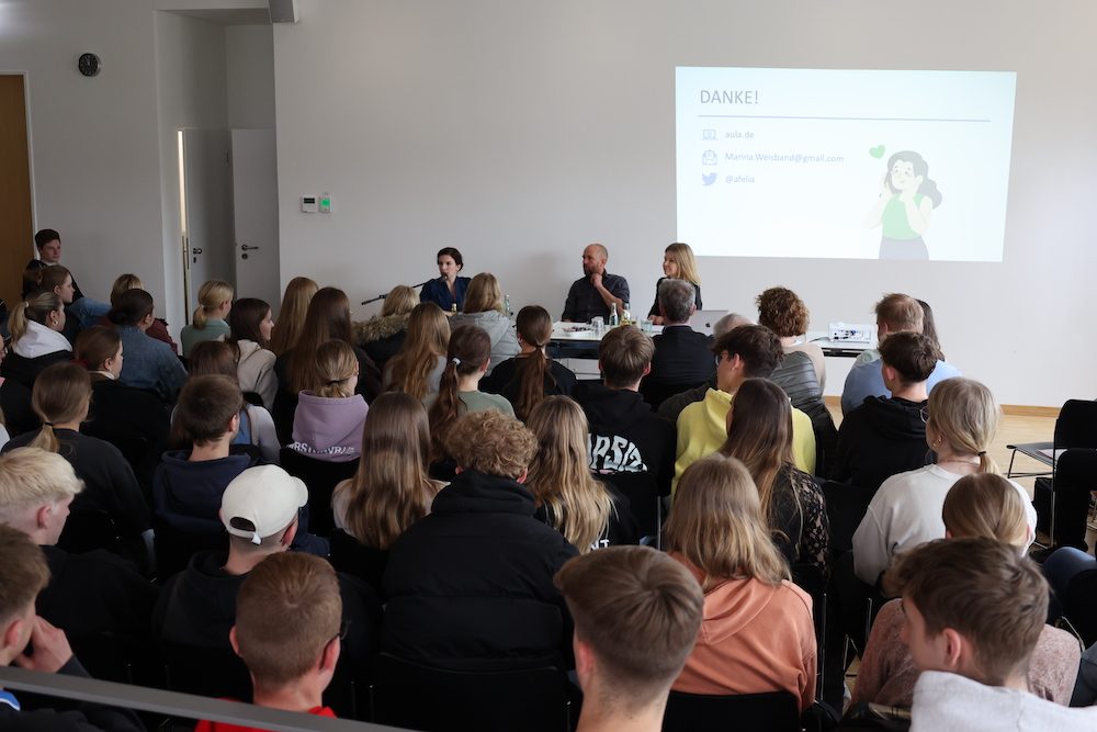 Marina Weisband begegnete Schülerinnen und Schülern am Paul-Spiegel-Berufskolleg zum Europa-Tag