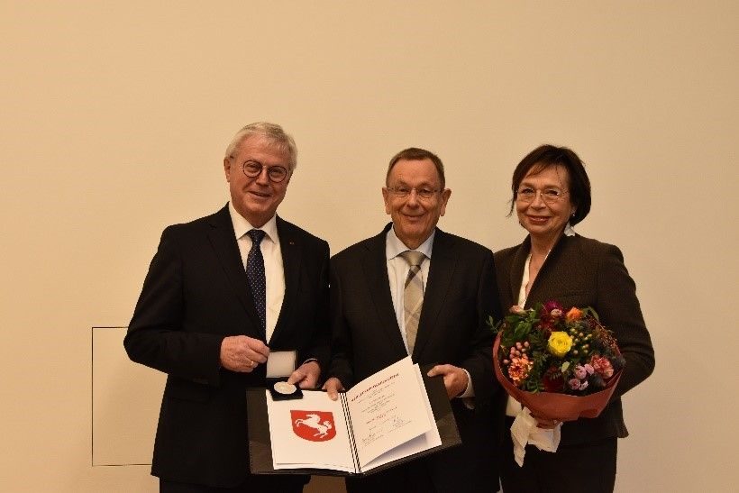 LWL ehrt Dr. Heinz Börger aus dem Kreis Warendorf mit Freiherr-vom-Stein-Medaille