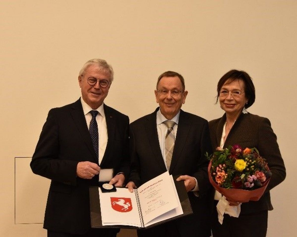LWL ehrt Dr. Heinz Börger aus dem Kreis Warendorf mit Freiherr-vom-Stein-Medaille