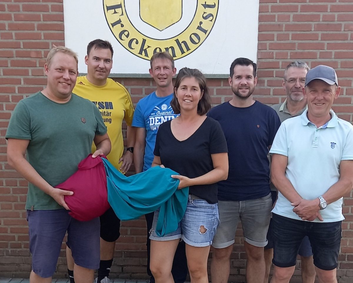 Altherren-Team des TUS Freckenhorst spendet Erlebnistuch