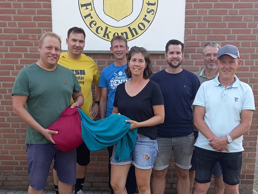 Altherren-Team des TUS Freckenhorst spendet Erlebnistuch