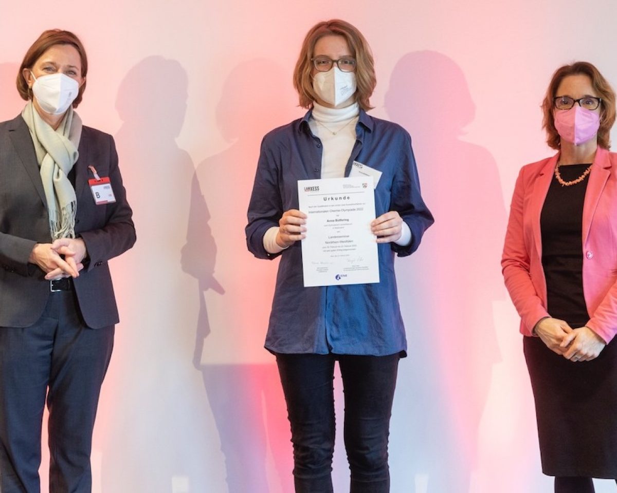 Anna Bütferings Teilnahme am Landesseminar der 20 Besten NRW`s der Internationalen ChemieOlympiade