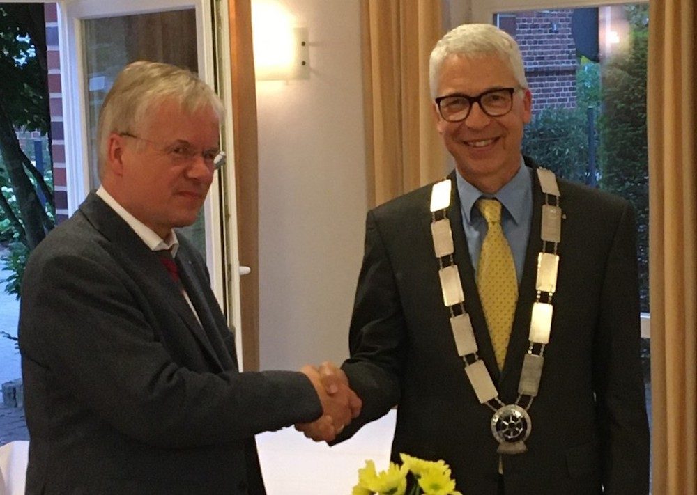 Ämterwechsel im Rotary Club Warendorf – Dr. Ulrich Reul folgt Pfarrer Michael Prien