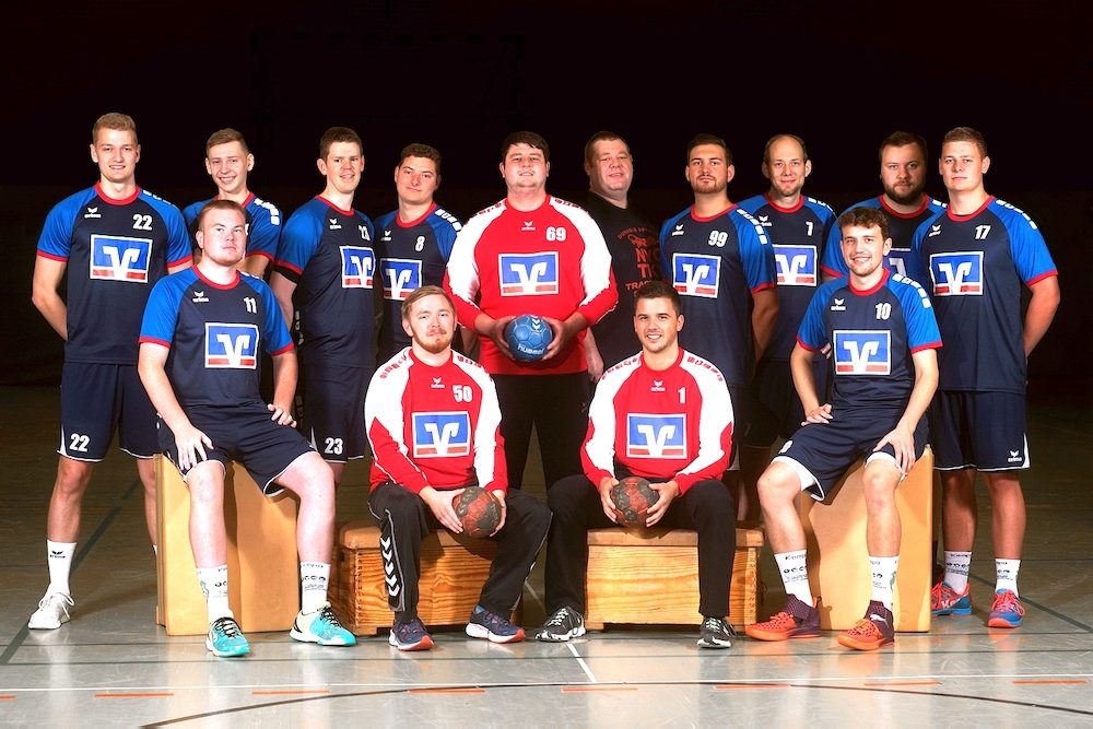 Volksbank sponsert neues Outfit für die Herren des VfL Sassenberg Handball