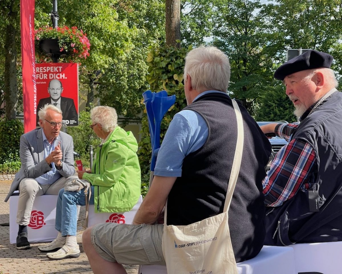 SPD-Bundestagsabgeordneter Bernhard Daldrup kommt mit dem Coffeebike – Stopp der Sommertour in Freckenhorst