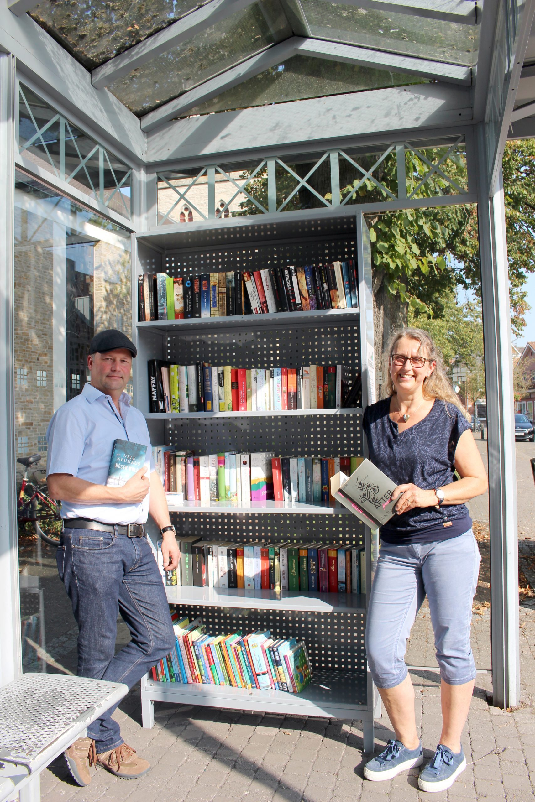 “Freiluft-Bibliothek” in Ostbevern eröffnet
