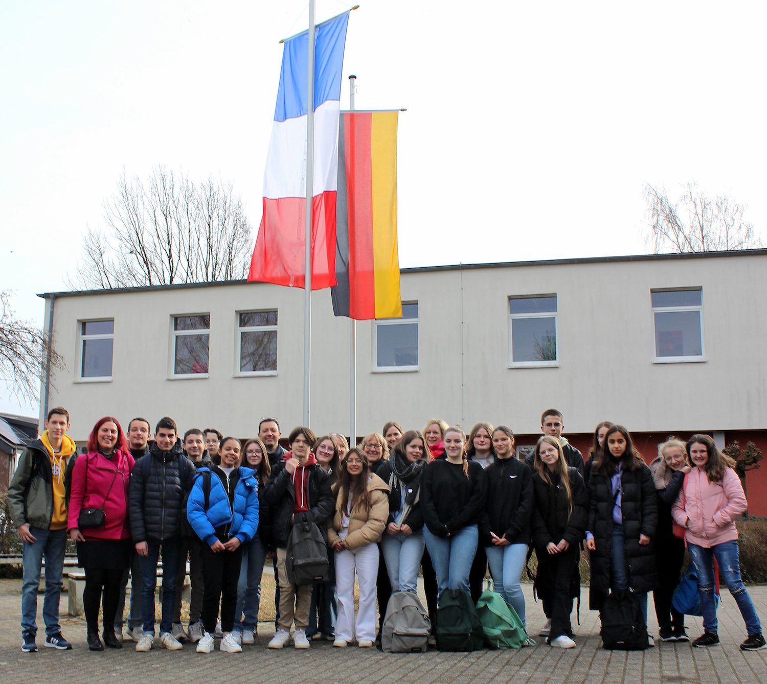 Endlich wieder Besuch aus Etrépagny  –  Das Mariengymnasium heißt die Gäste des Schüleraustausches mit Frankreich willkommen