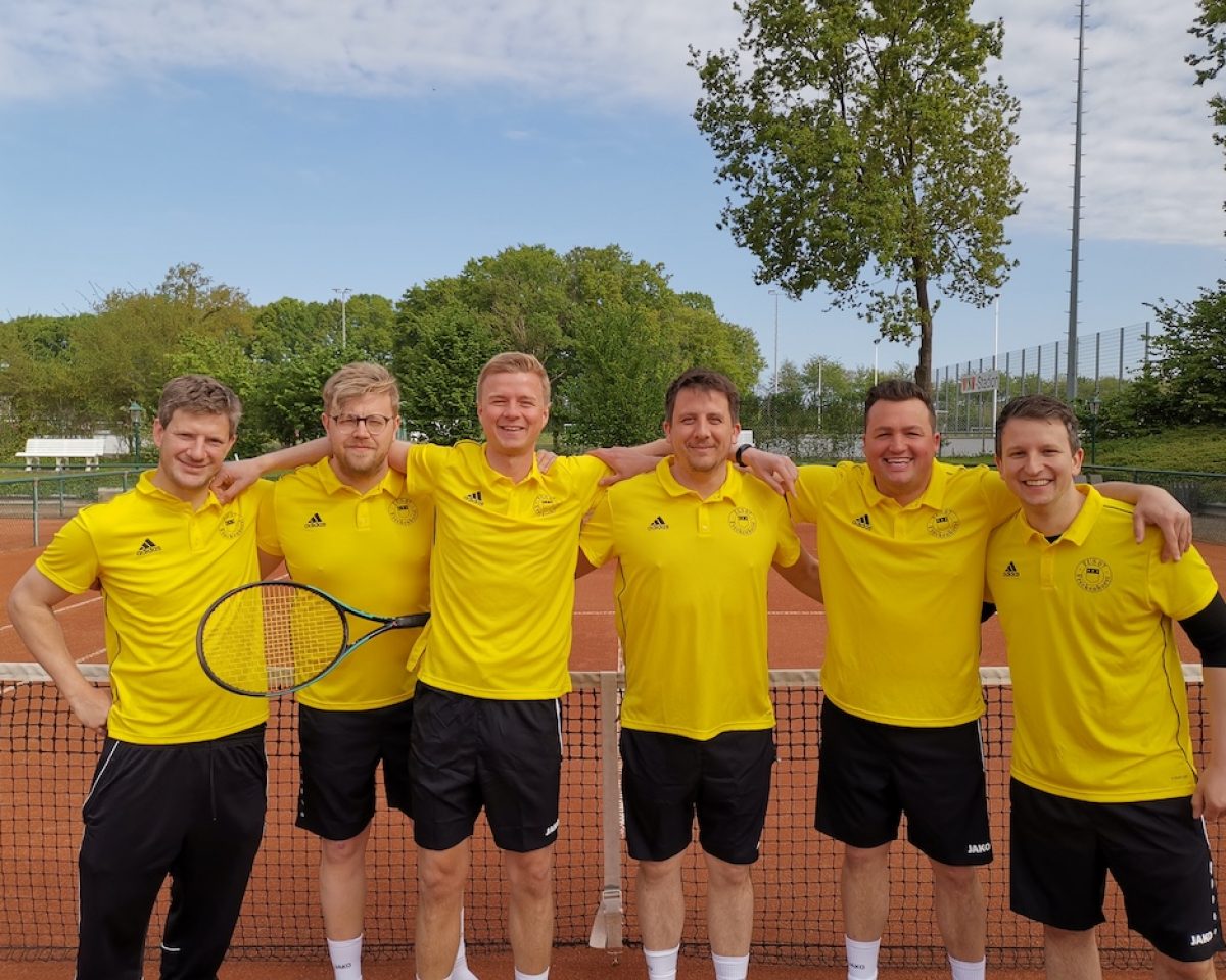 Ulis Tennisfreunde mit breiter Brust nach Wiedenbrück