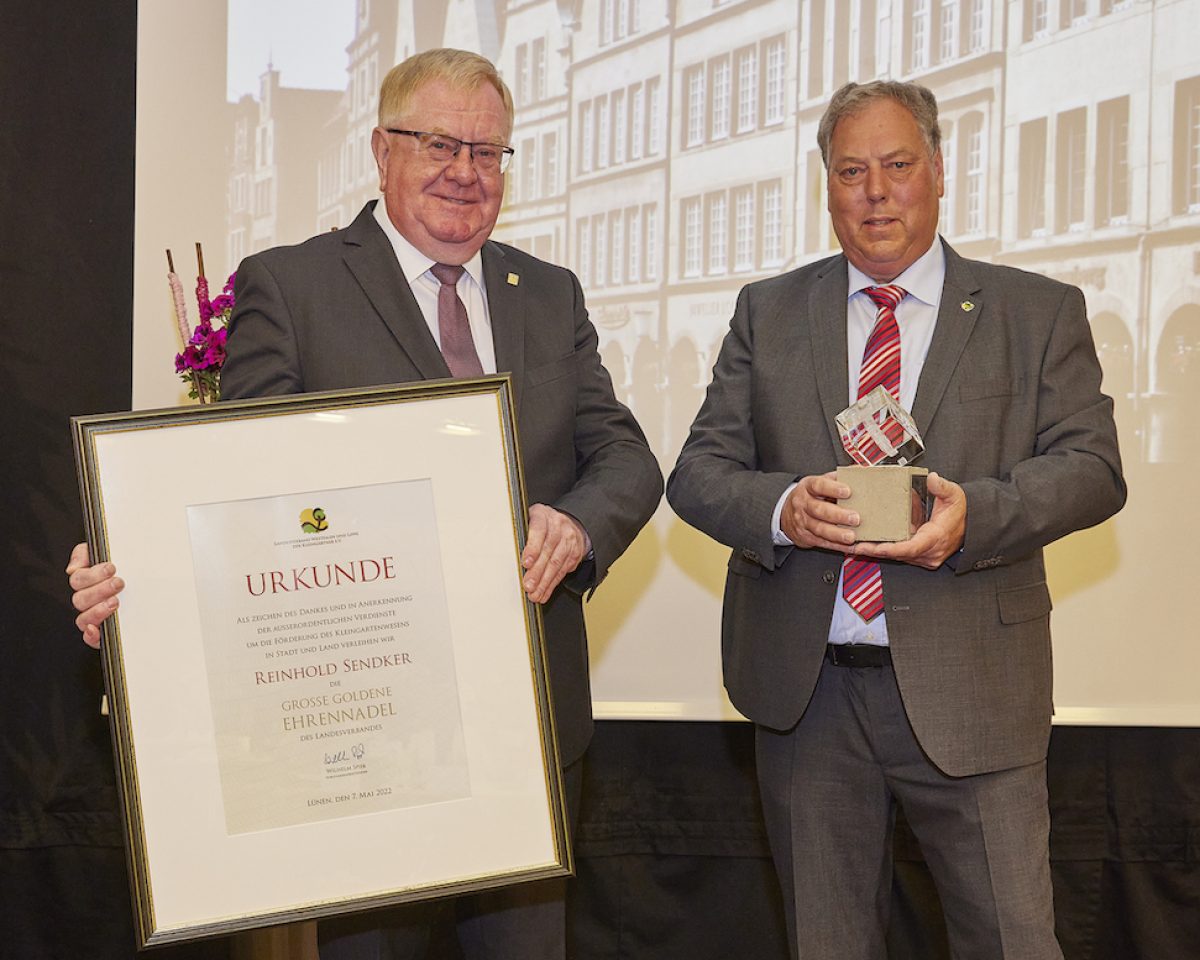 Besondere Ehrung für Reinhold Sendker