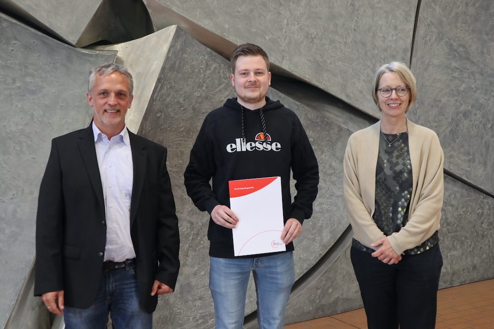 Tobias Schalkamp hat KMK-Fremdsprachenzertifikat erfolgreich absolviert