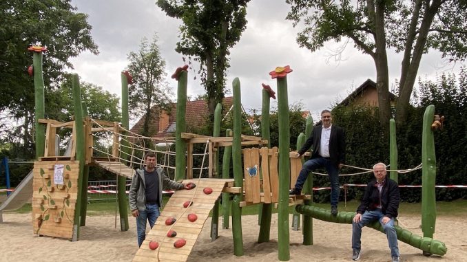 Neues Klettergerüst in Einen