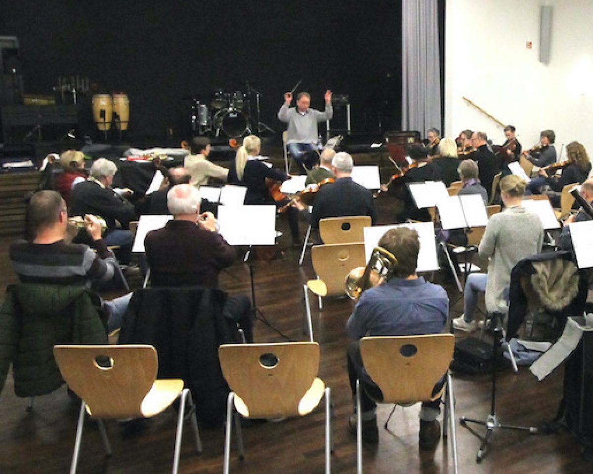 Endlich wieder Bühnenluft schnuppern: Konzert mit dem Symphonieorchester Warendorf am 11. und 13. März